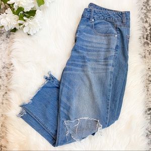 American Eagle Hi-Rise Tomgirl Distressed Jeans